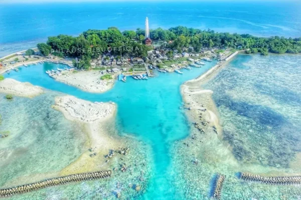 Destinasi Wisata Jakarta Pusat dengan Pemandangan Luar Biasa Island Hopping